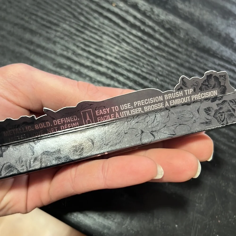 ♣️💕Host Pick! KVD Jett Lightning Metallic Eyeliner